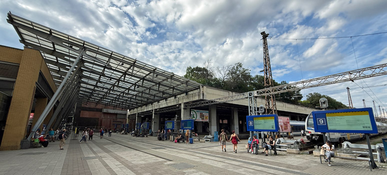Budapest Nyugati station, platforms 1-9