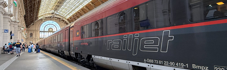 A Railjet train at Budapest