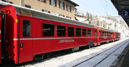 Local train on the Rhatische Bahn