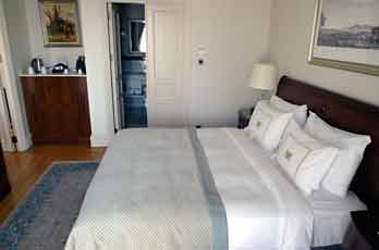 Pera Palas Hotel, Istanbul:  Typical bedroom.