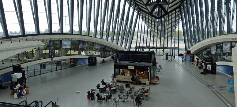 Lyon St Exupery main hall