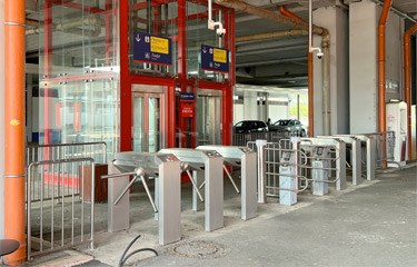 Lifts to platforms at Novi Beograd